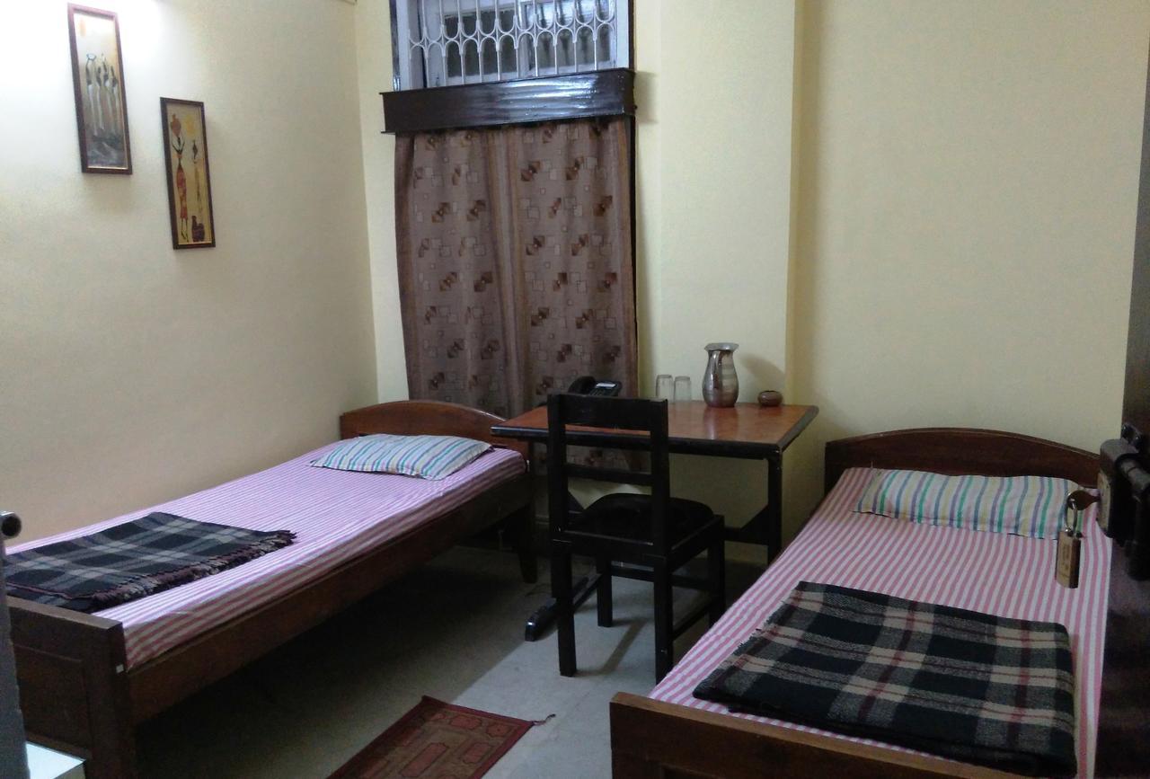 Hotel Prince B Guwahati Buitenkant foto