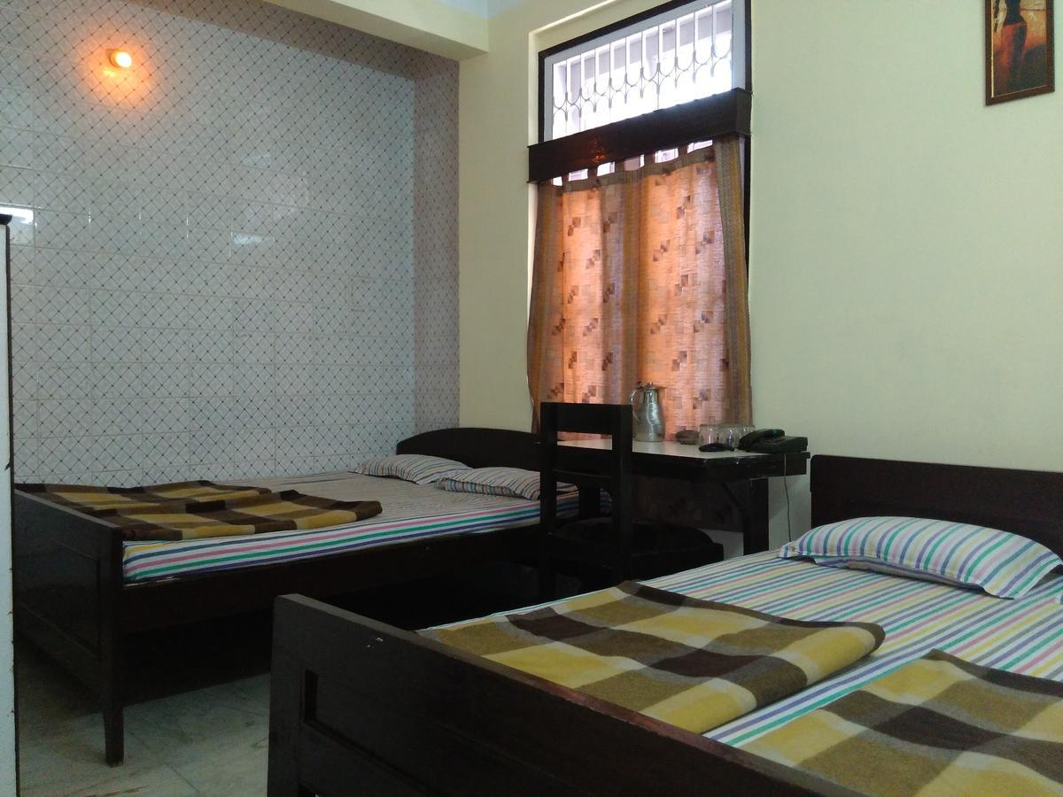Hotel Prince B Guwahati Buitenkant foto