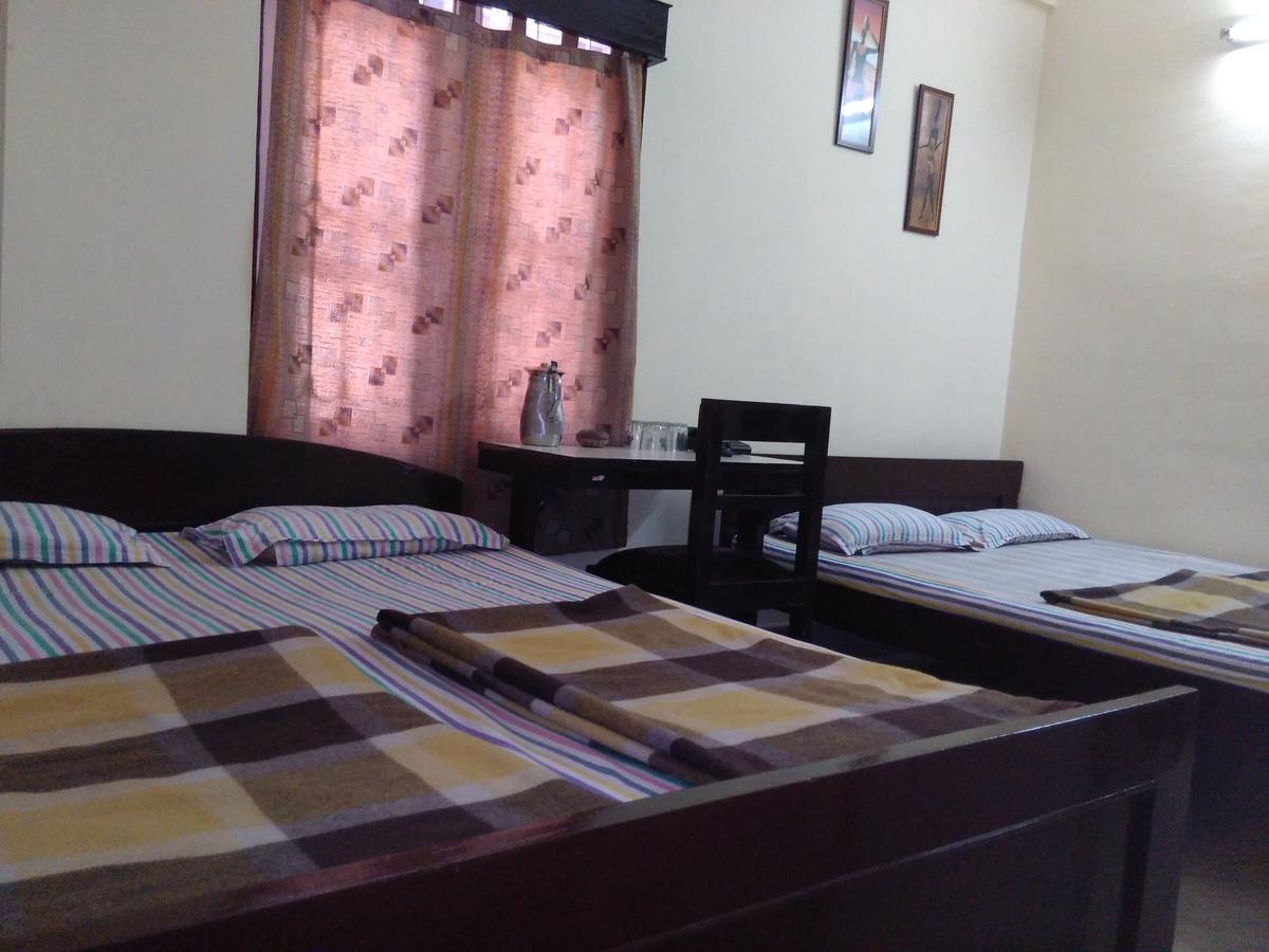 Hotel Prince B Guwahati Buitenkant foto
