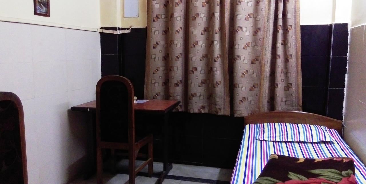 Hotel Prince B Guwahati Buitenkant foto