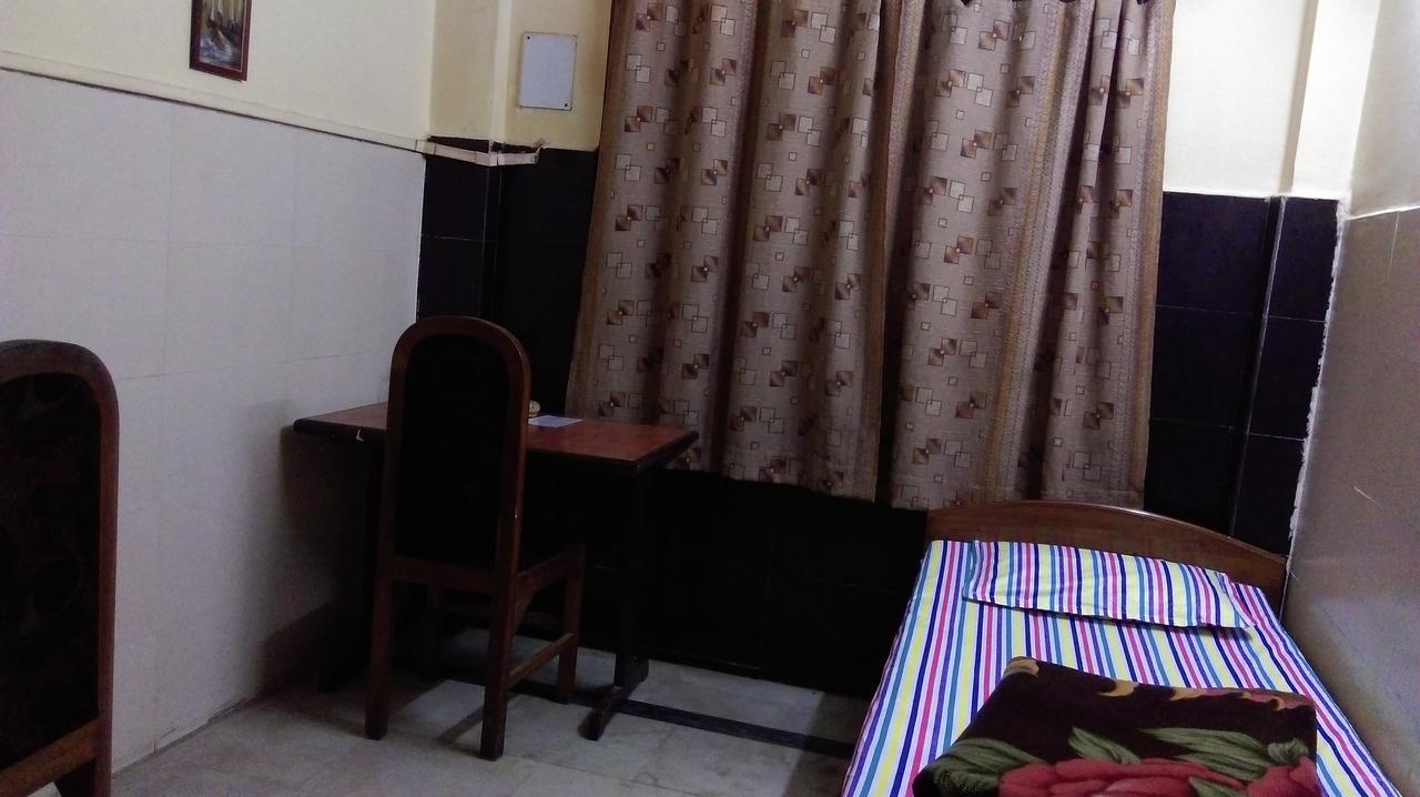 Hotel Prince B Guwahati Buitenkant foto