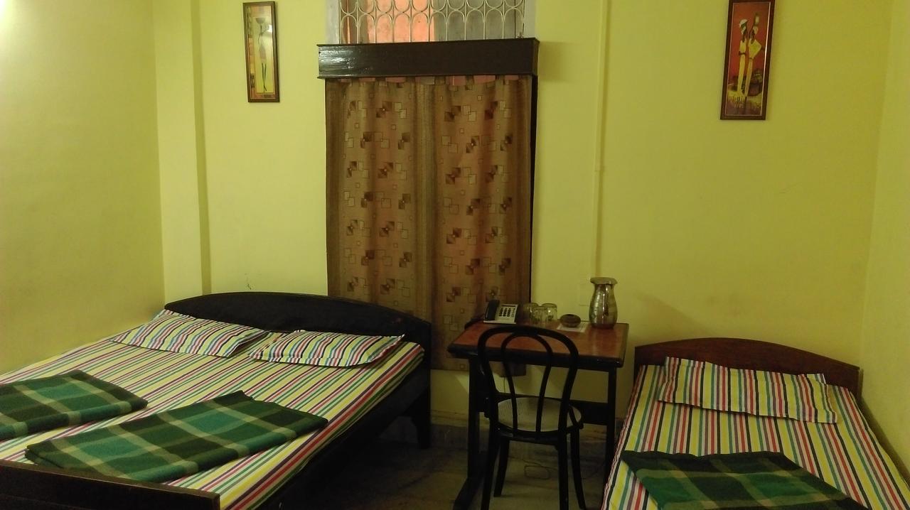 Hotel Prince B Guwahati Buitenkant foto