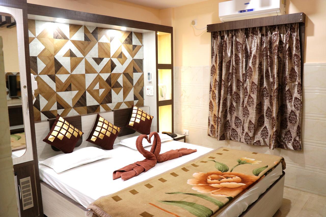 Hotel Prince B Guwahati Buitenkant foto