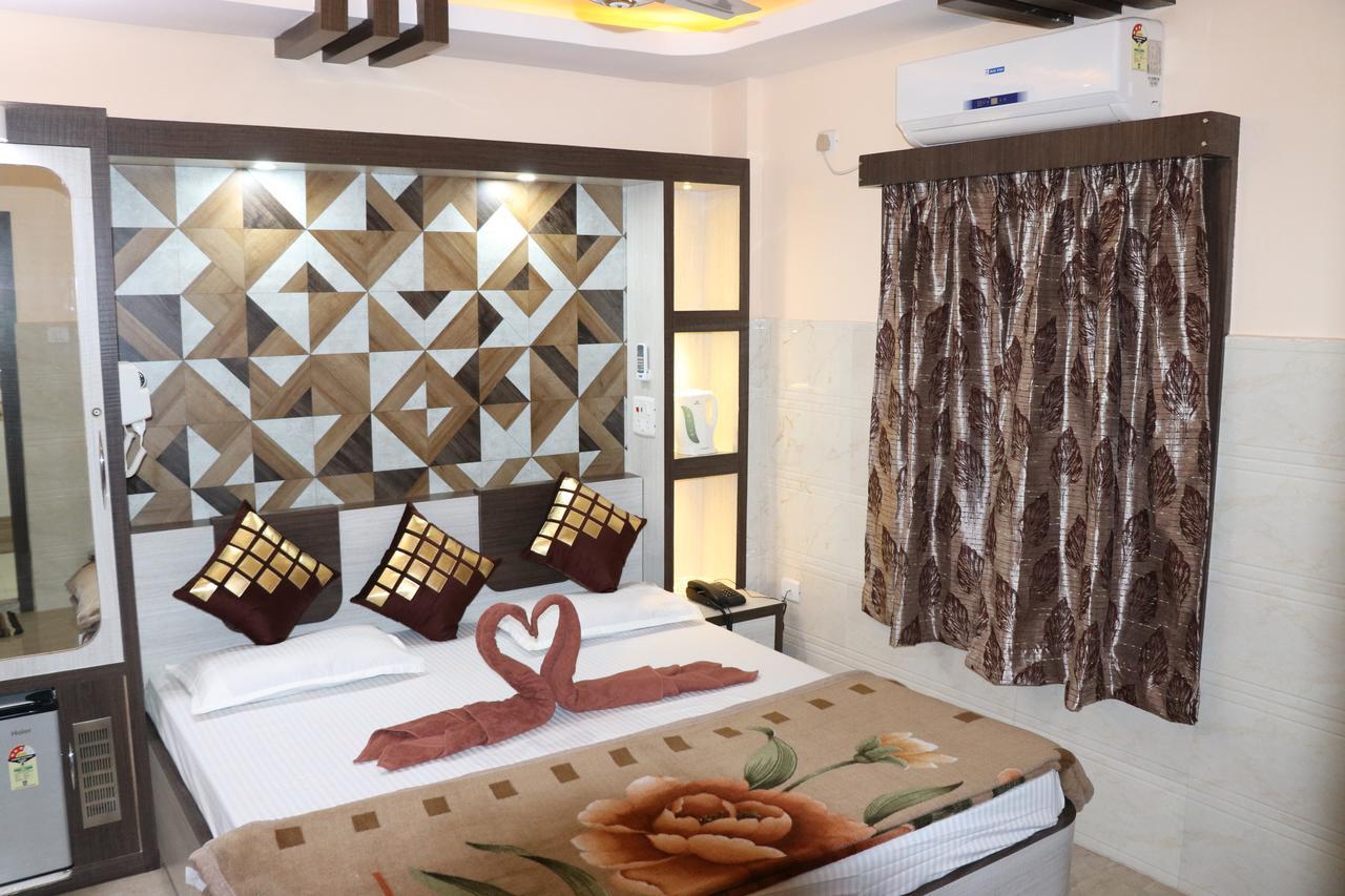Hotel Prince B Guwahati Buitenkant foto