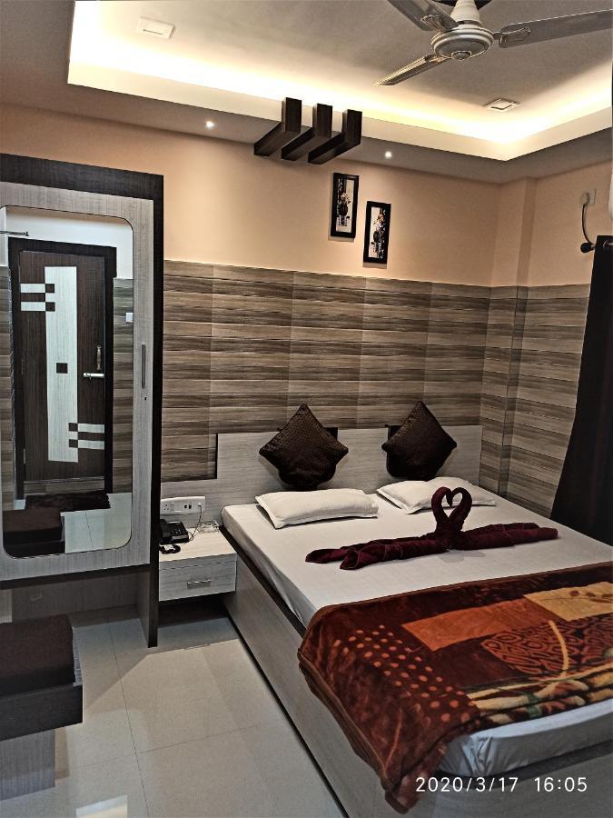 Hotel Prince B Guwahati Buitenkant foto